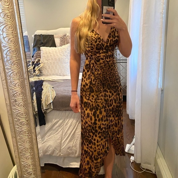 Dresses & Skirts - Midi Leopard Print Dress